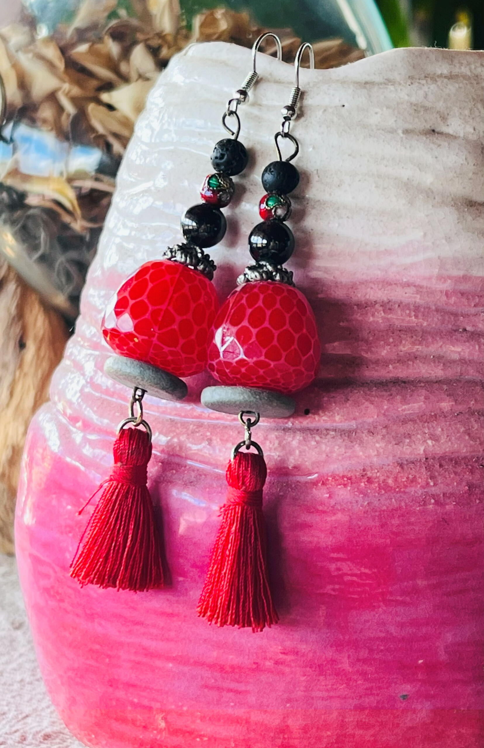 Read and balck hanging earrings